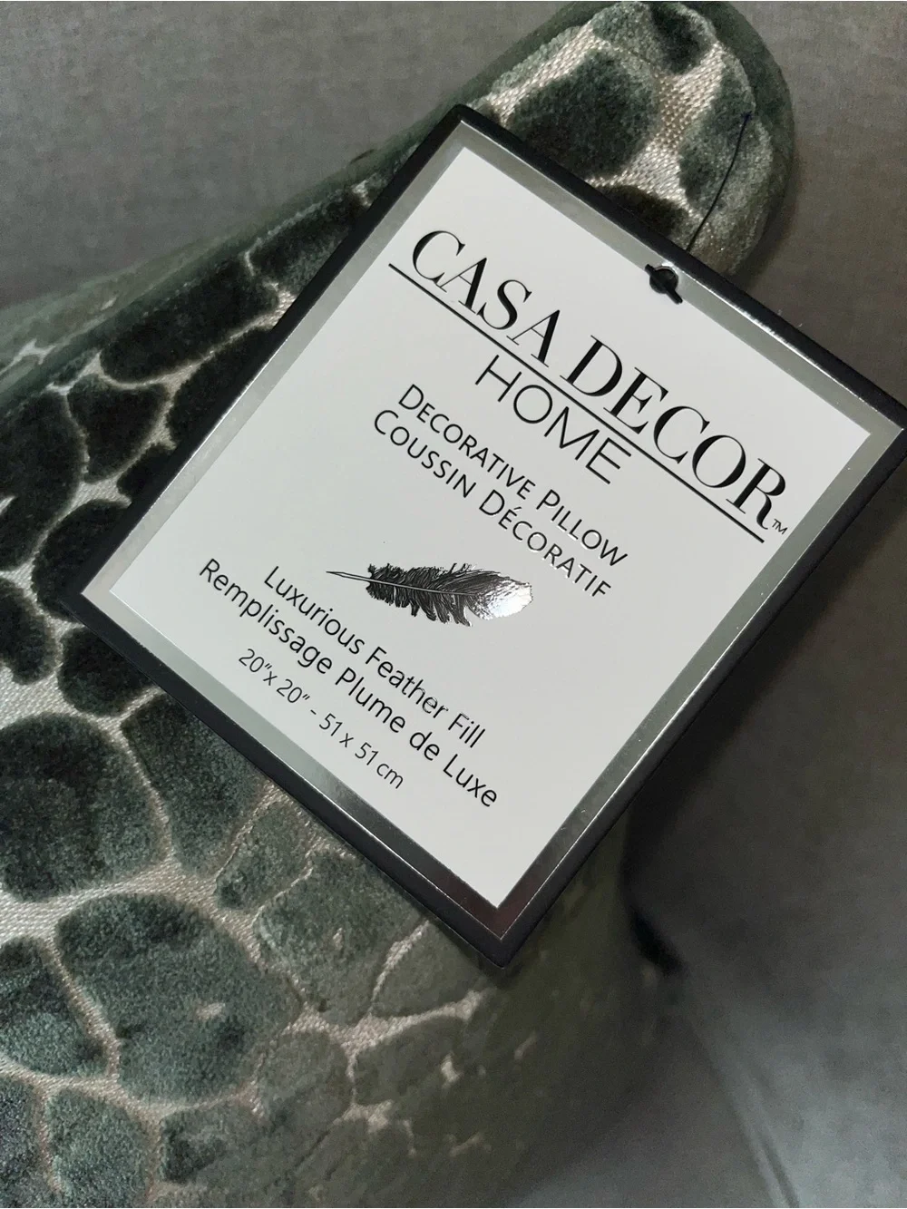 2-NWT CASA DECOR CUT VELVET LEOPARD DESIGN DECORATIVE PILLOWS